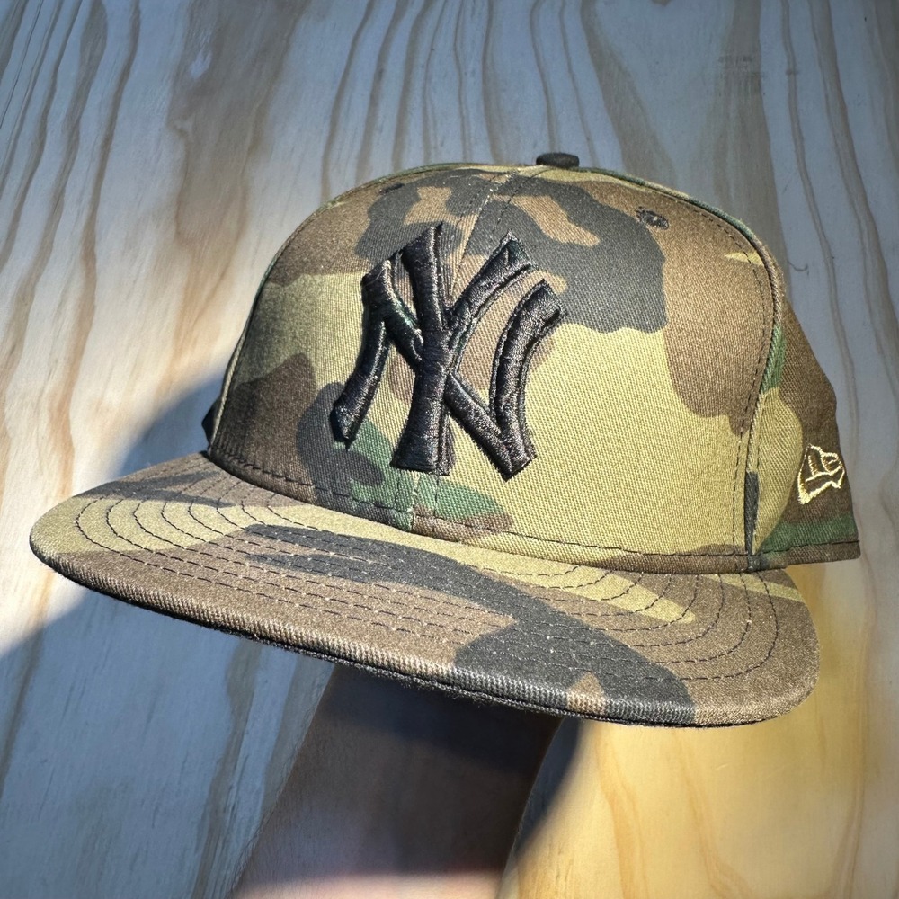 New Era 59FIFTY New York Yankees Camo Fitted Hat Size 7 1/2 Mens Baseball Cap